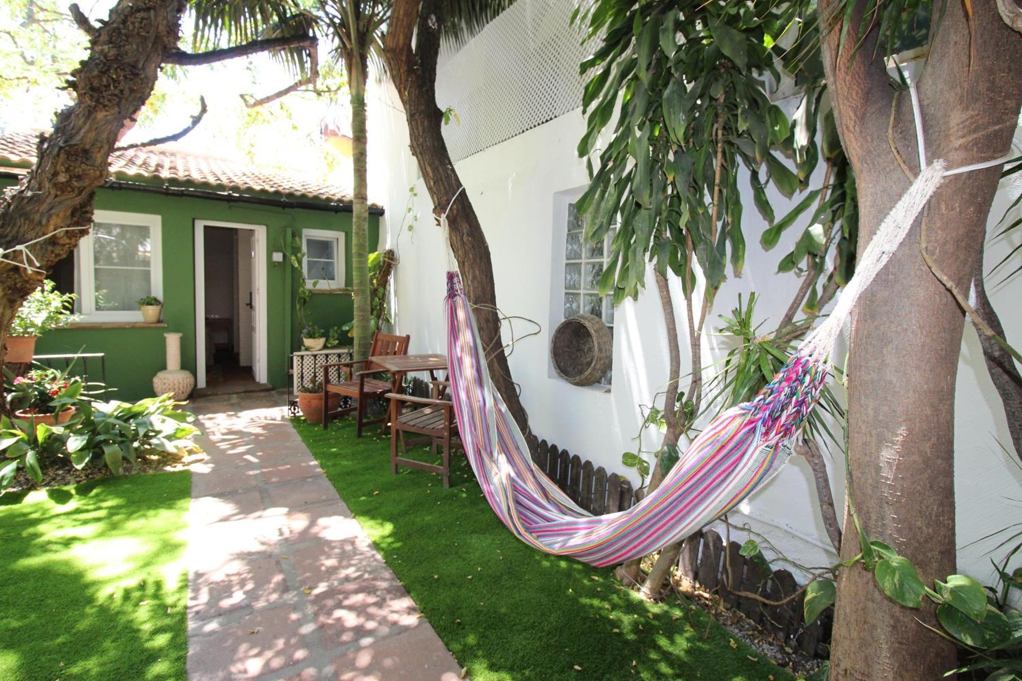 Hostal Las Acacias مالقة المظهر الخارجي الصورة