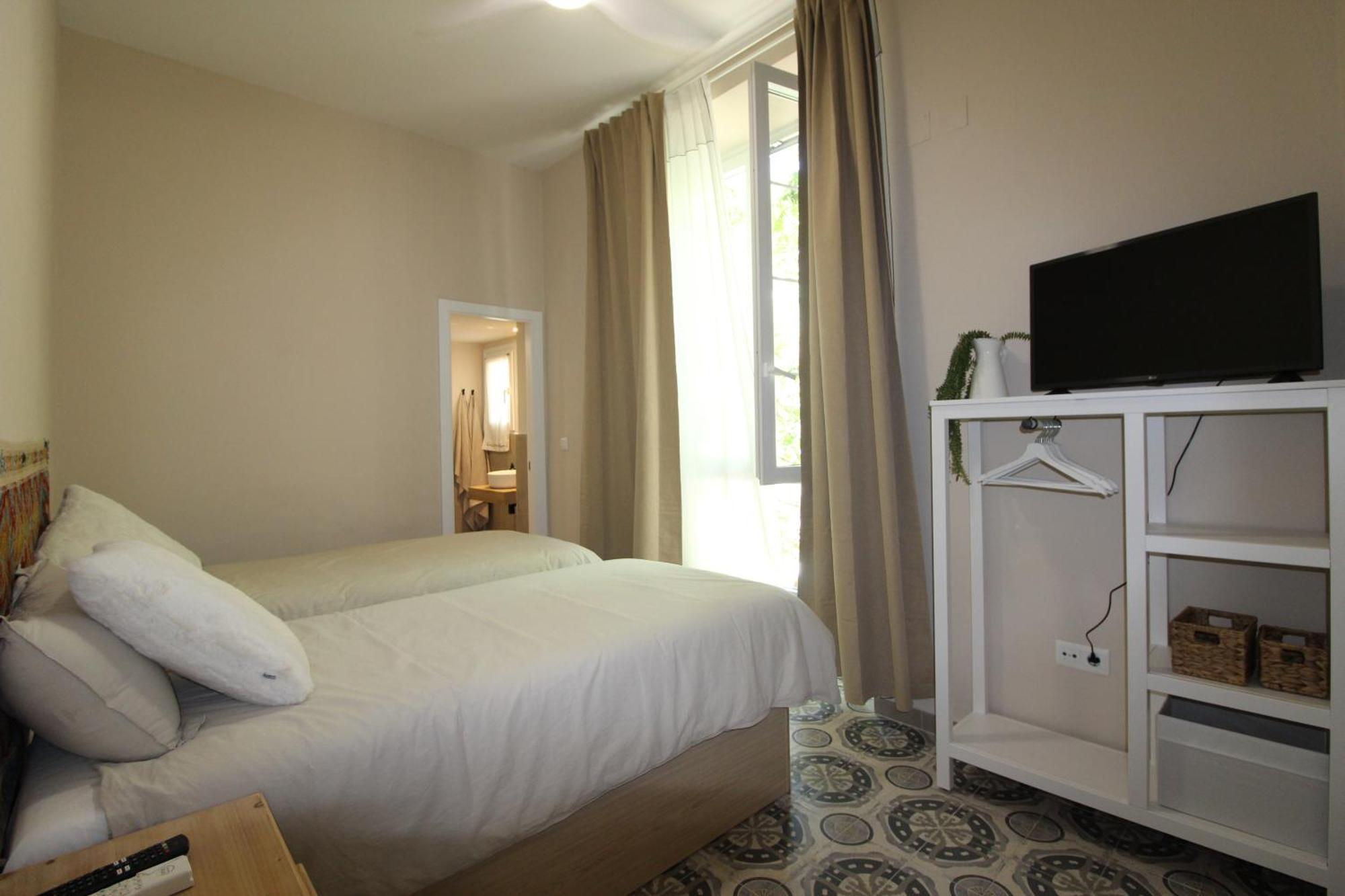 Hostal Las Acacias مالقة المظهر الخارجي الصورة