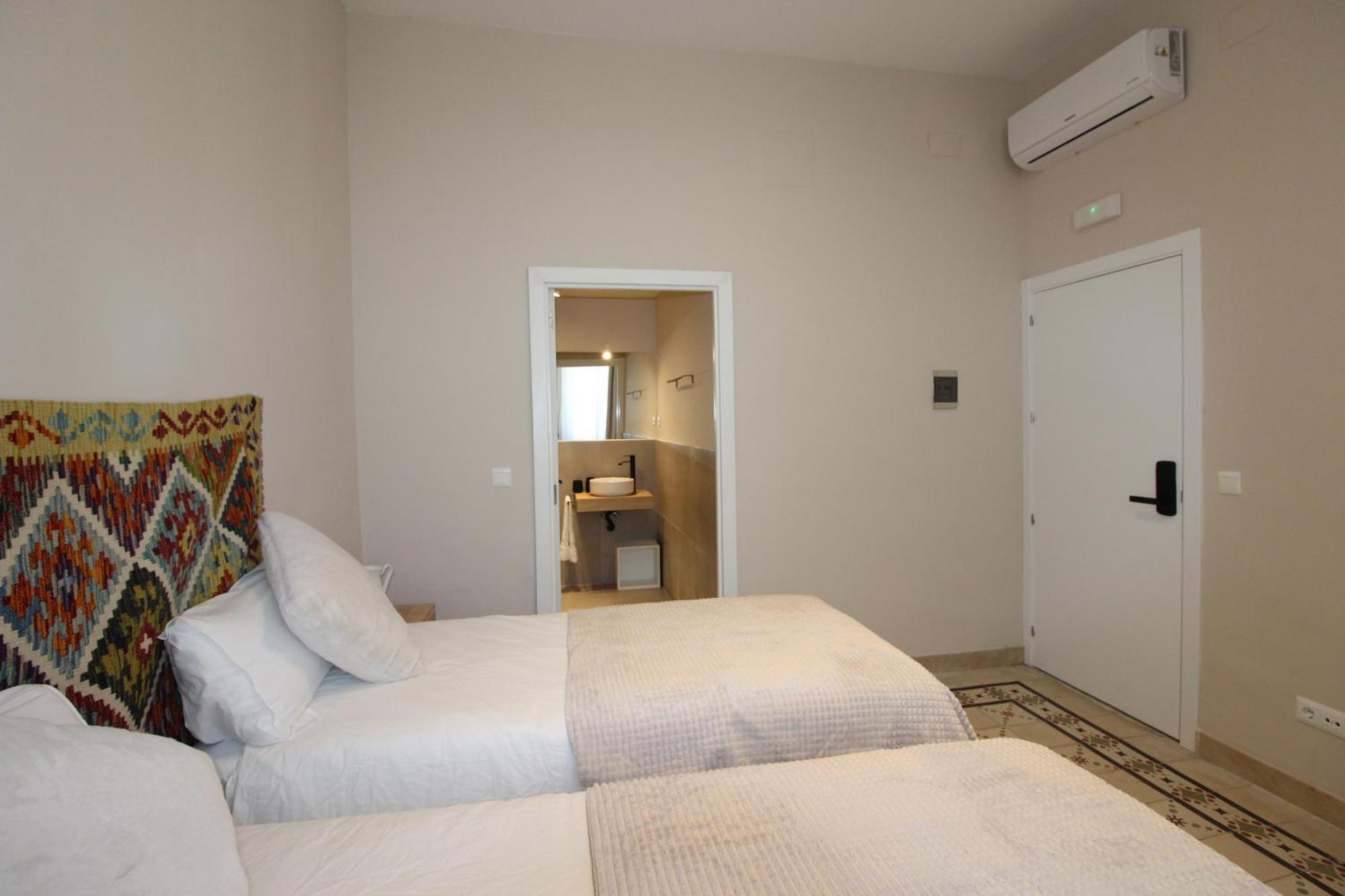 Hostal Las Acacias مالقة المظهر الخارجي الصورة