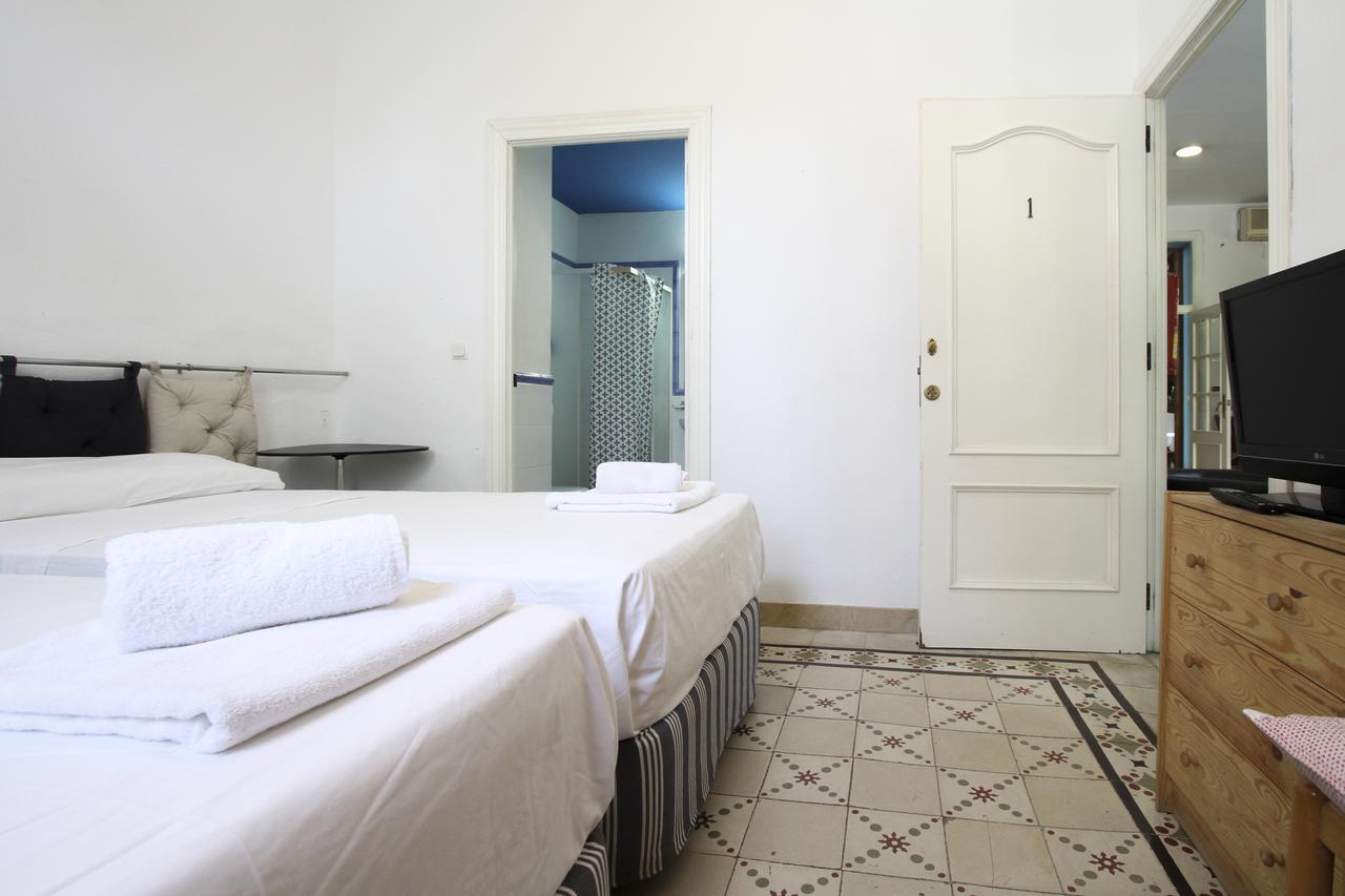 Hostal Las Acacias مالقة المظهر الخارجي الصورة