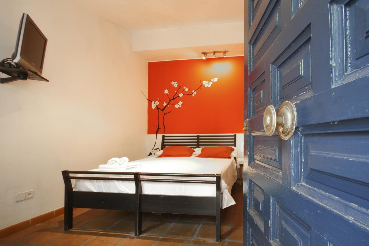 Hostal Las Acacias مالقة المظهر الخارجي الصورة