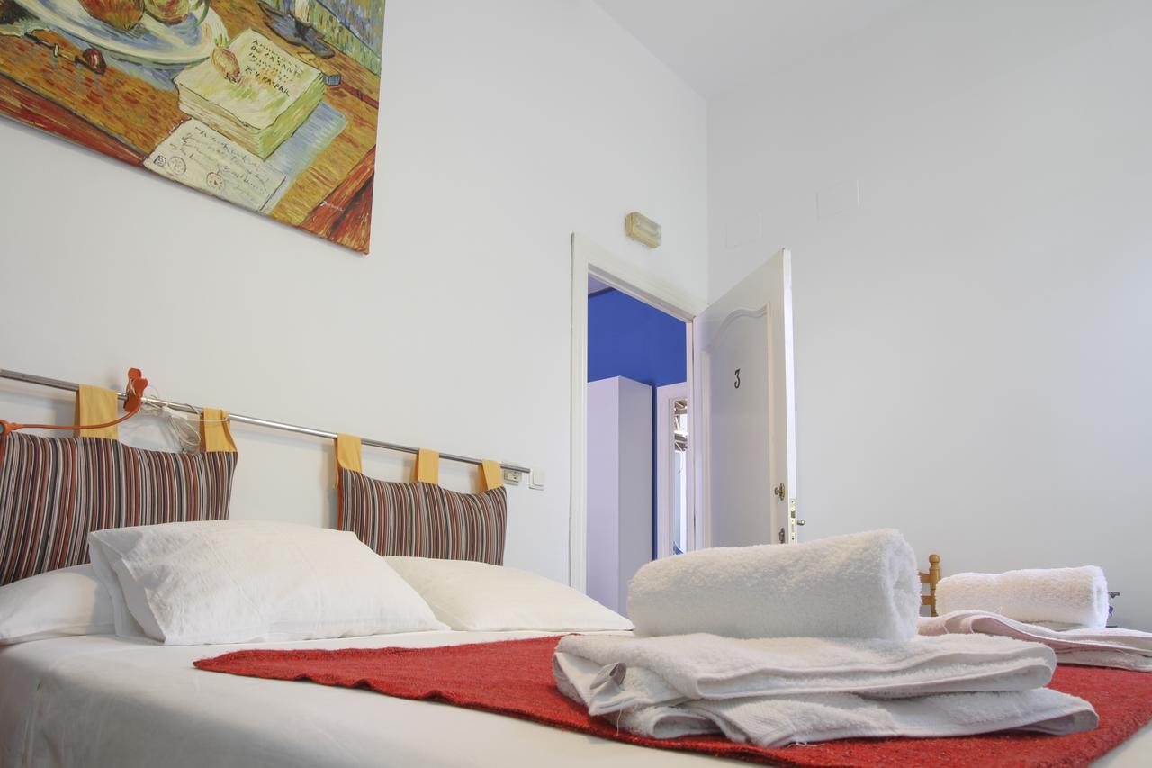 Hostal Las Acacias مالقة المظهر الخارجي الصورة